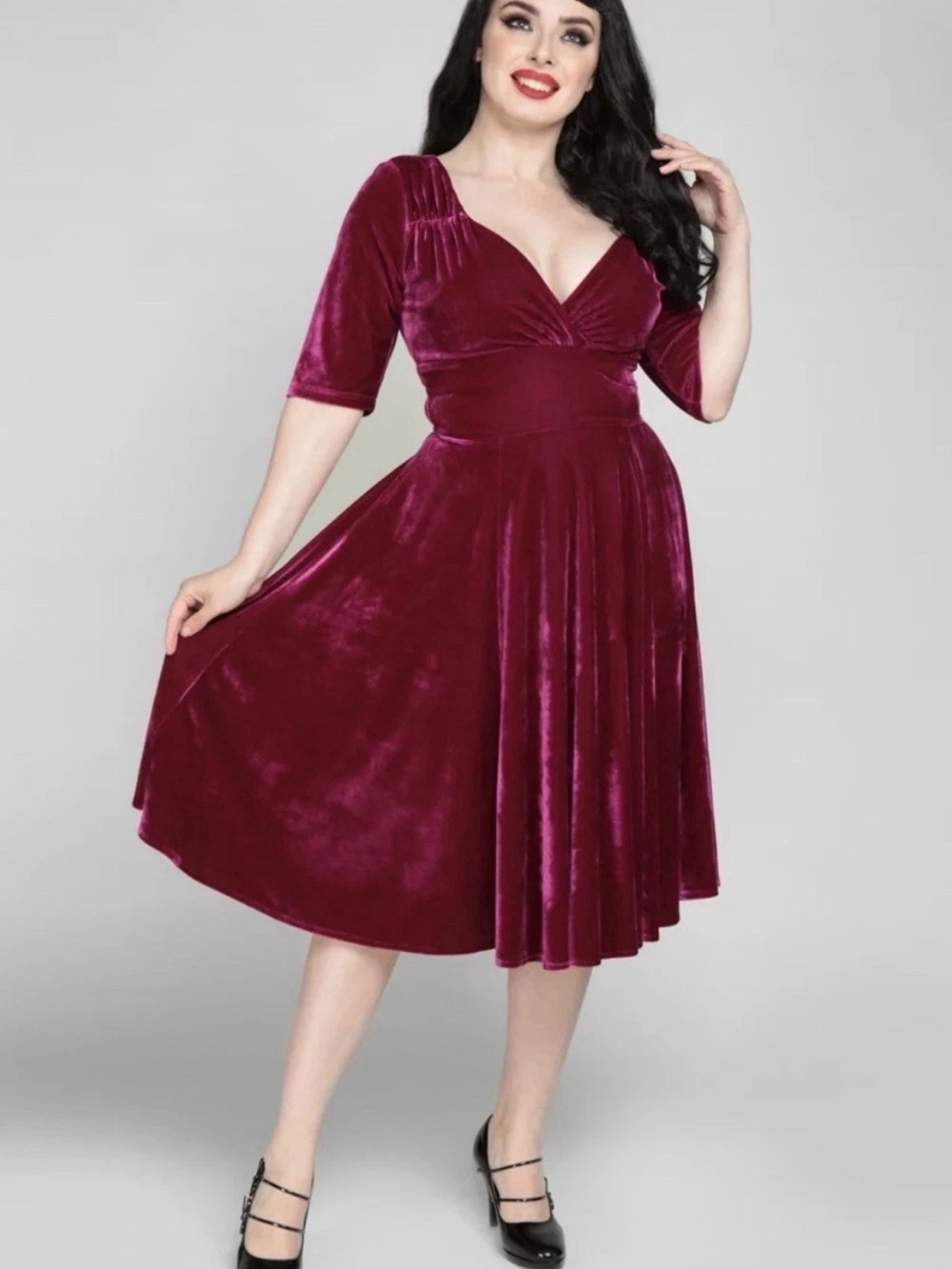 ModCloth x Collectif Red Midnight Magenta Trixie Velvet Doll Dress
Women's Large